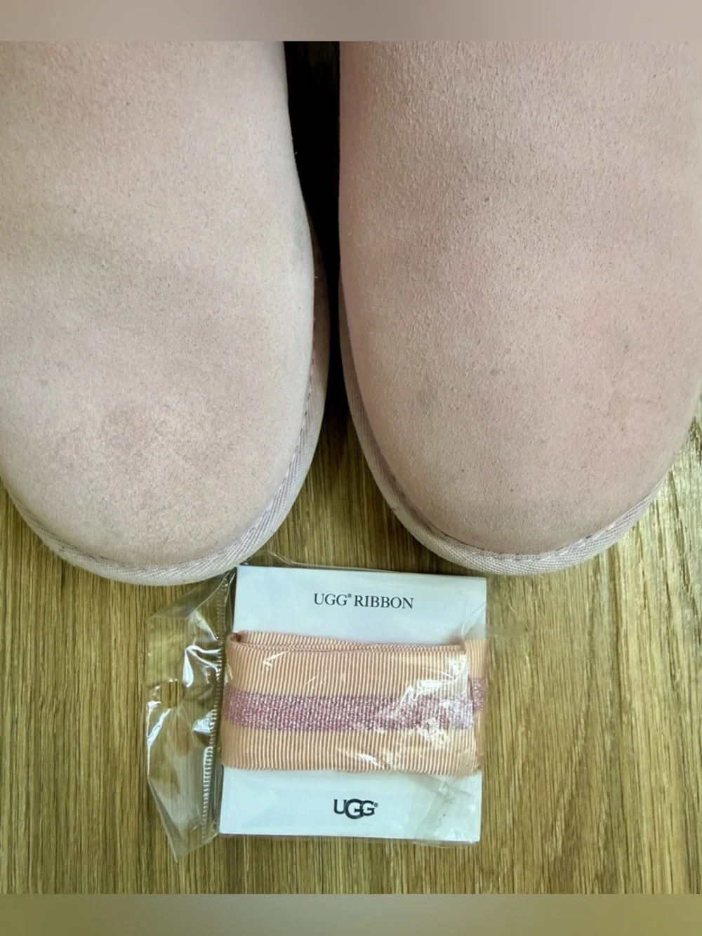 UGG Classic Short Ribbon Lace Bow Boots Pink Suede Shearling Lined Size 9